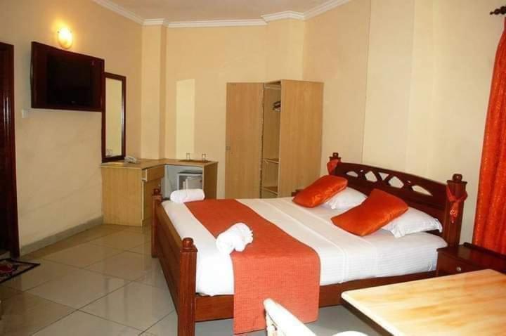 Regency Park Hotel Mombasa Exterior foto