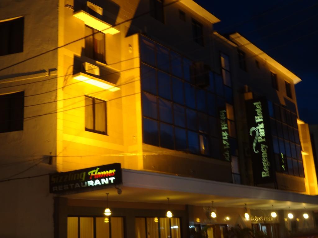 Regency Park Hotel Mombasa Exterior foto